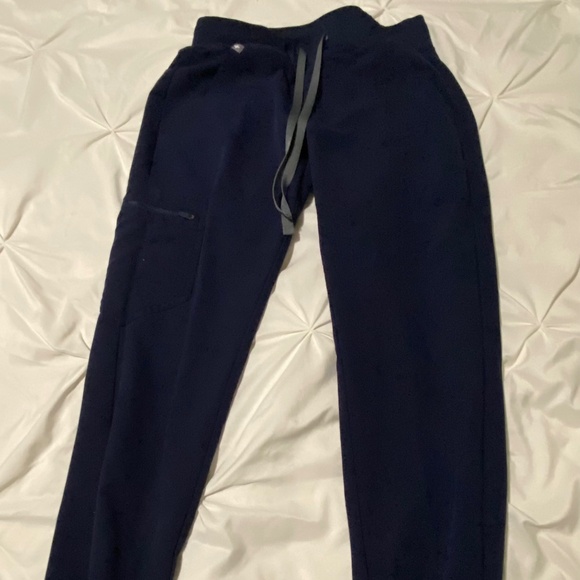 Figs scrub joggers - Picture 1 of 3